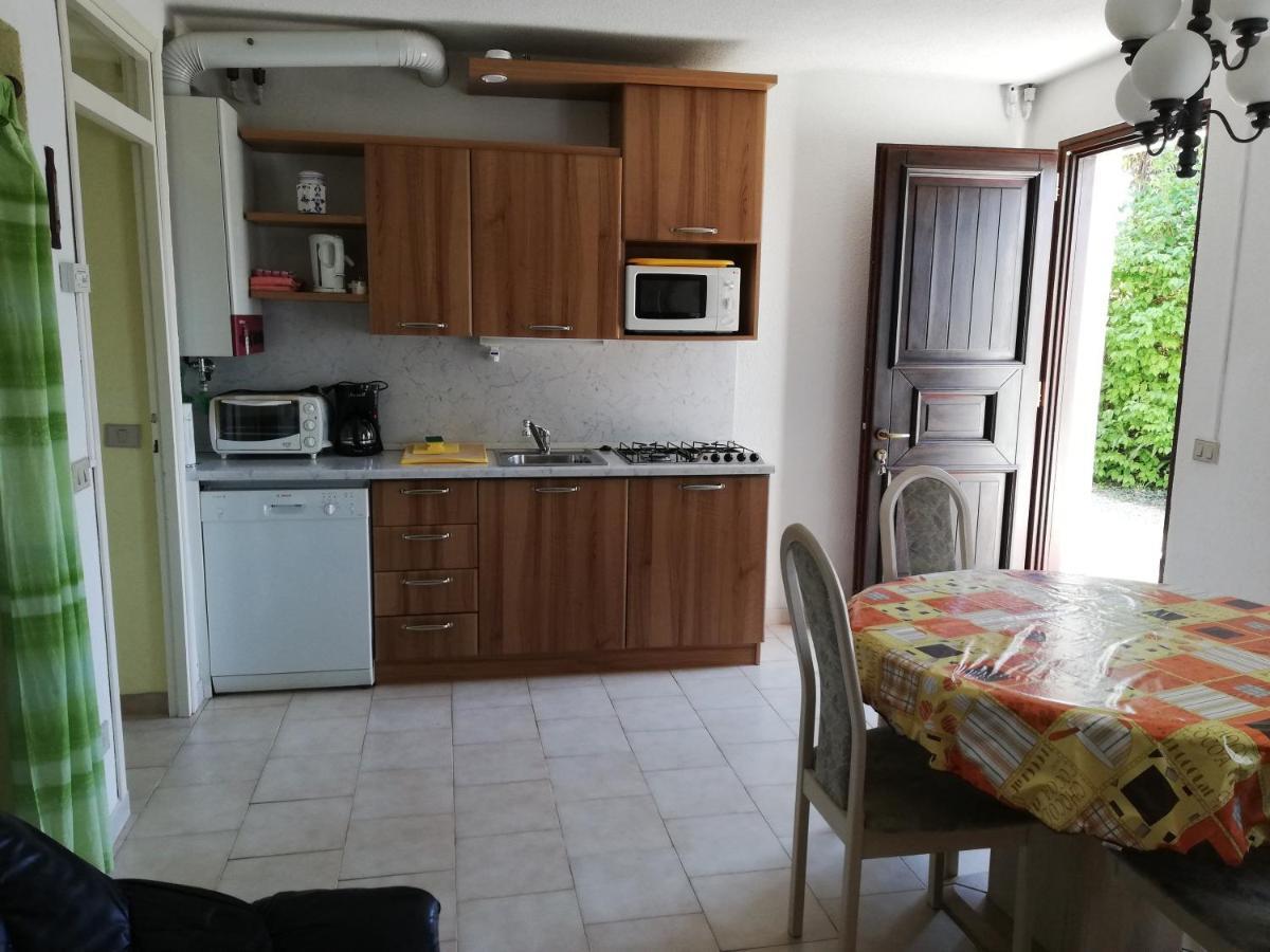 Appartamento Giardino Porto Valtravaglia Esterno foto