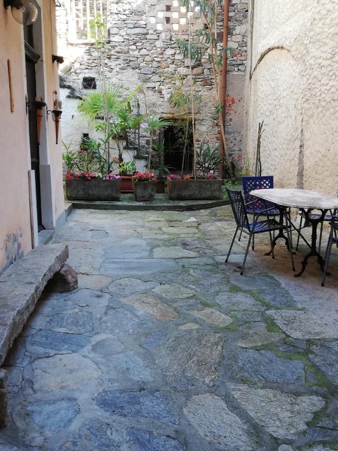 Appartamento Giardino Porto Valtravaglia Esterno foto