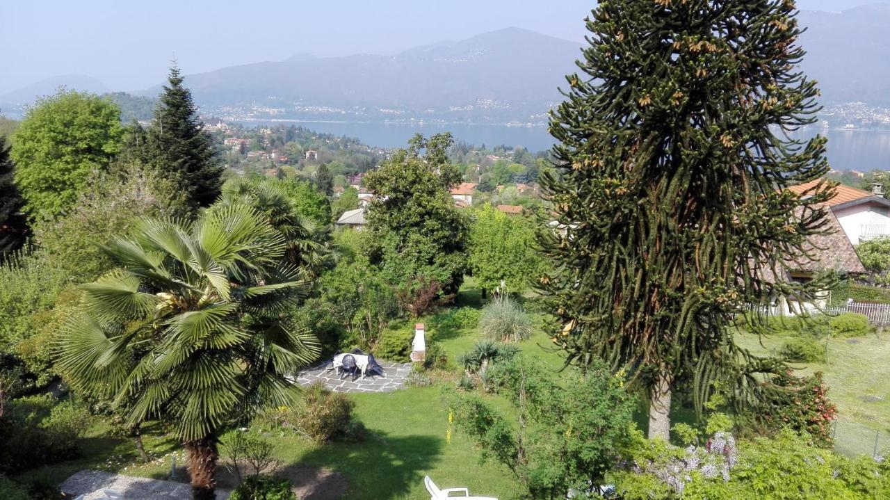 Appartamento Giardino Porto Valtravaglia Esterno foto